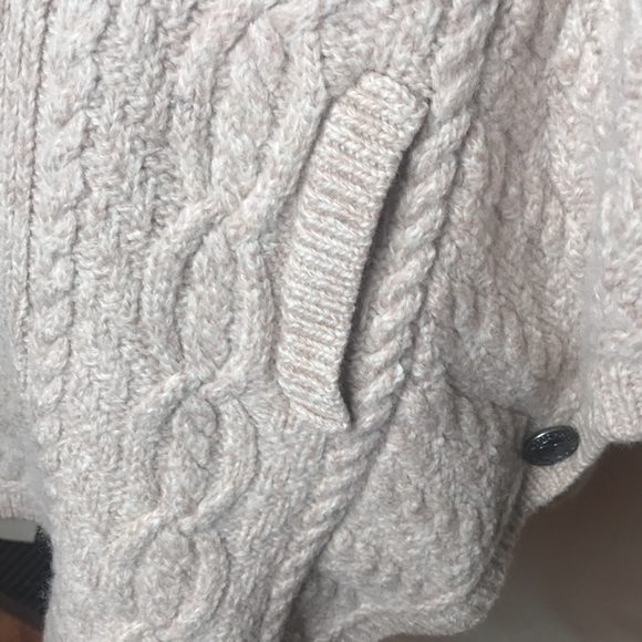 Aran Crafts Poncho Sweater nwot sz s - Picture 9 of 10